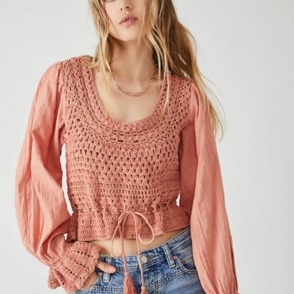 NWOT ✨FREE PEOPLE✨ Megan Crochet Top Size Medium in Coral with Open Back - Picture 3 of 9